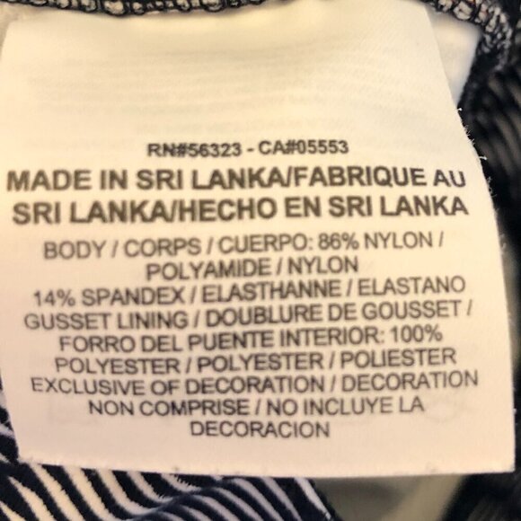 Nike Women's Legendary Waves' Dri-fit Training Capris Size XS EUC - Picture 9 of 9